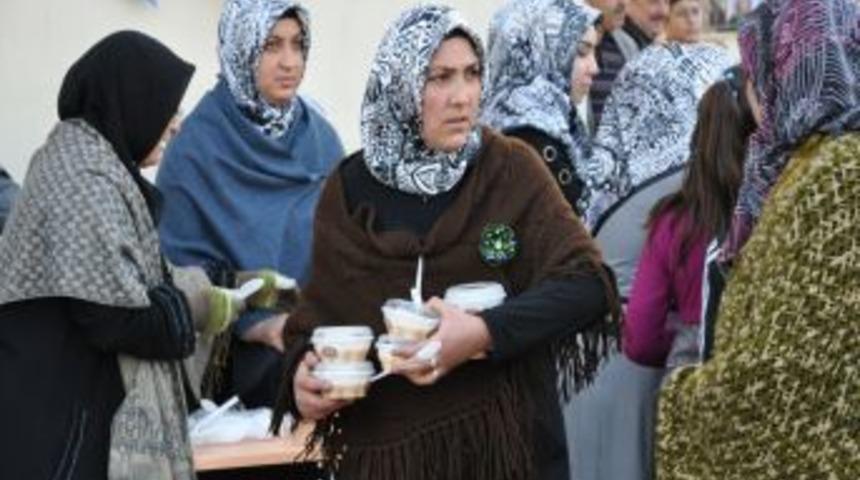 Kimse Yok Mu, Konya Doğanlar'da aşure ikram etti