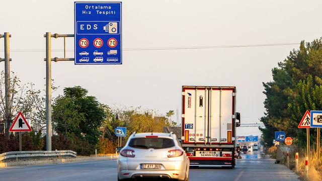 Radarı g&ouml;r&uuml;nce frene basmak artık yetmeyecek! Trafikte yeni d&ouml;nem