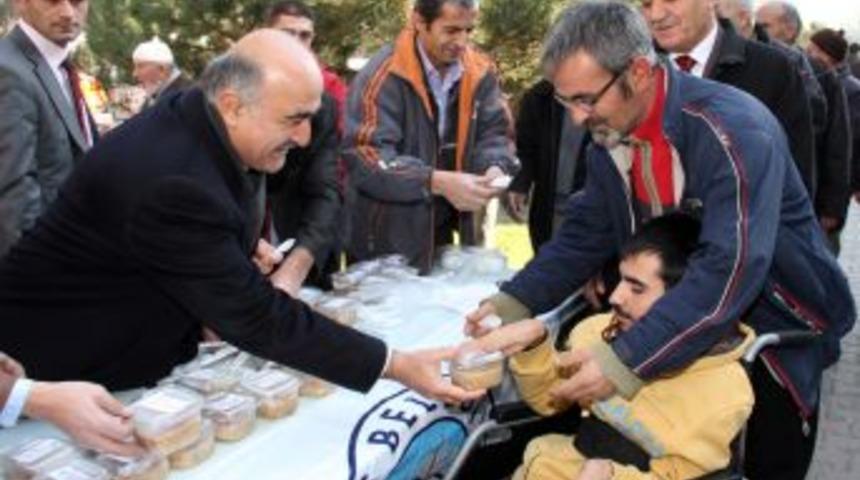 Talas&rsquo;ta 5 bin kişiye aşure dağıtıldı