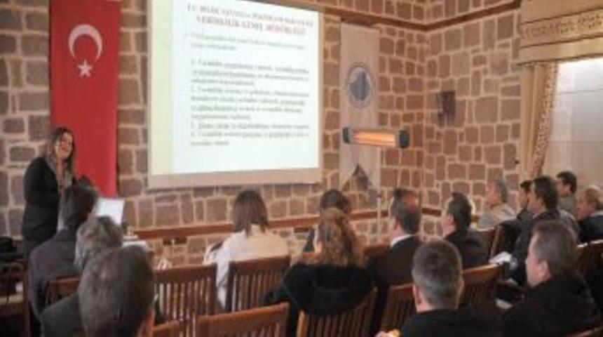 Belediye personeline 'verimlilik ve etik' semineri