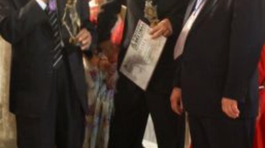 İzmirli kuaförler hünerlerini Selanik'te sergiledi