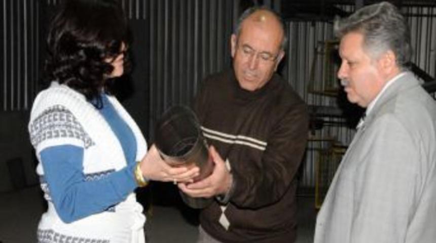 Vali Kahraman: &Uuml;retime d&ouml;n&uuml;k yatırımlar ekonomik canlanma i&ccedil;in &ouml;nemli