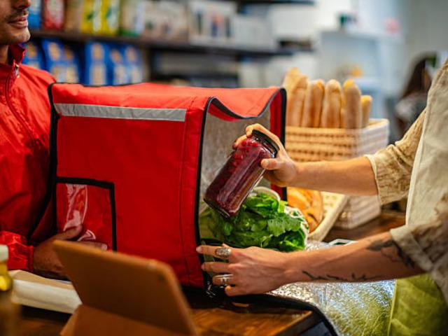 DoorDash'ten 17 milyar dolarlık dev hamle! Instacart'ı satın alıyor