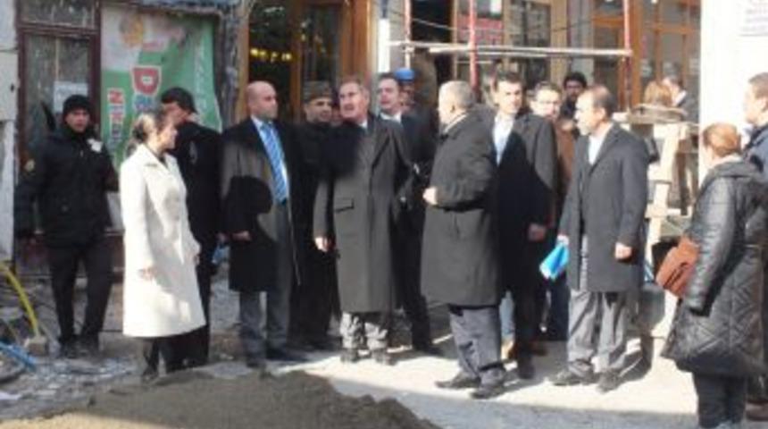 Bakan G&uuml;nay, Hacı Bayram Camii &ccedil;evresini gezdi