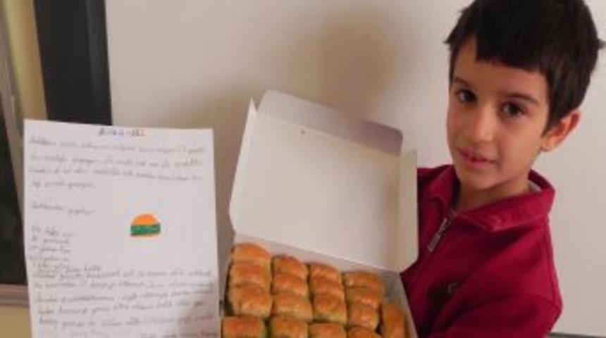 Baba mesleği baklavacılığı derste arkadaşlarına anlattı