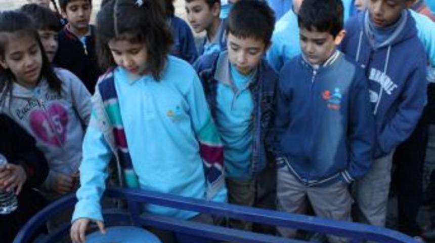 &Ouml;ğrenciler, geri d&ouml;n&uuml;ş&uuml;m&uuml;n nasıl yapıldığını yerinde g&ouml;rd&uuml;