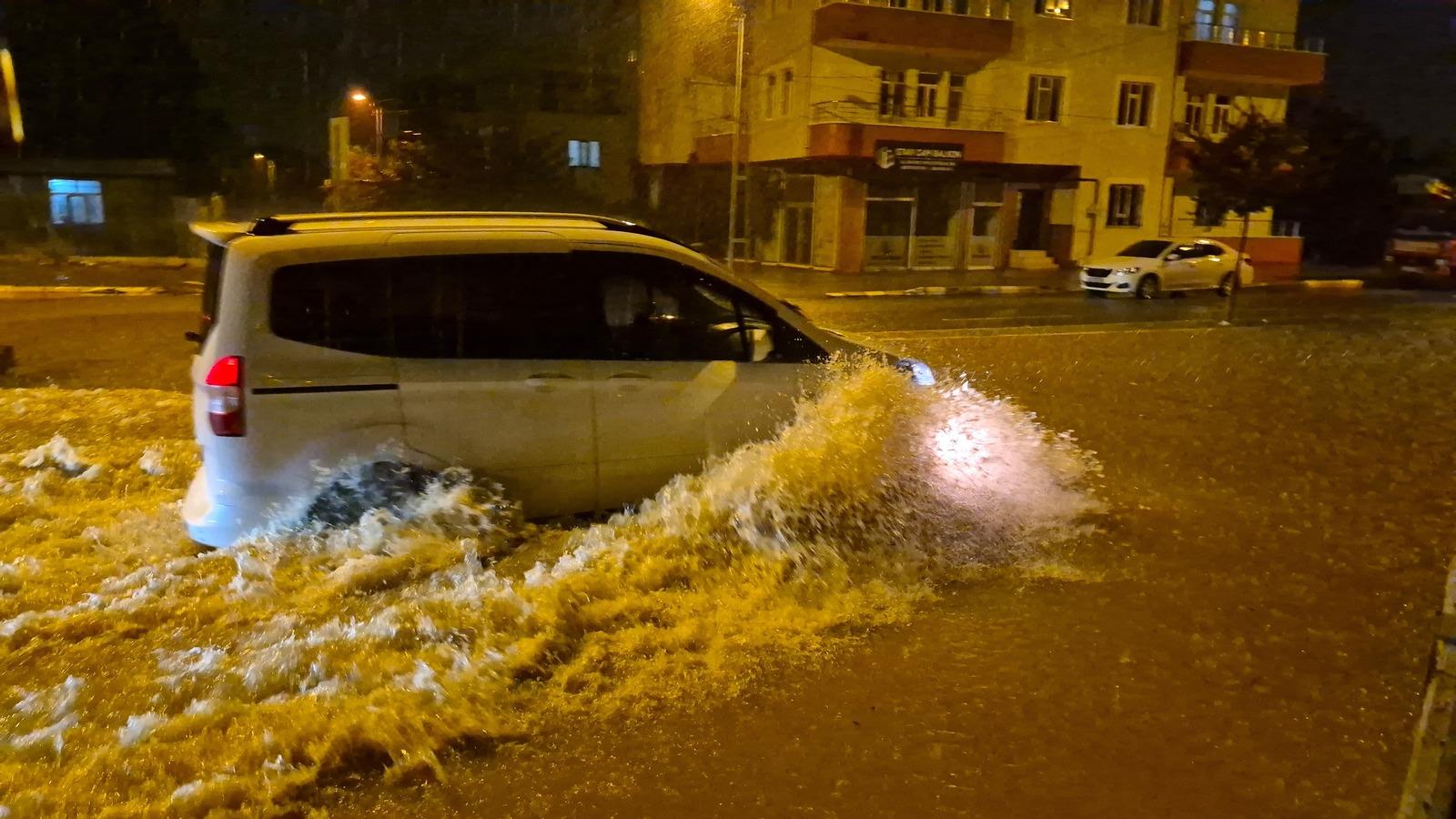 Adıyaman ve Mersin'de sağanak ☔️