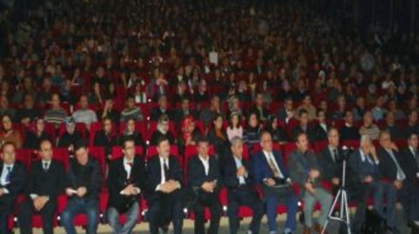 Bakiler: T&uuml;rkiye&rsquo;deki T&uuml;rk&ccedil;e sıkıntı i&ccedil;inde