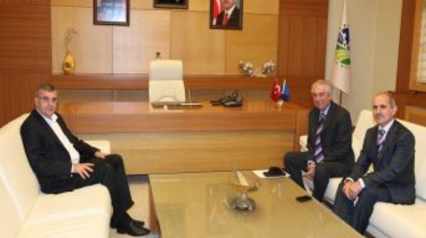 Prof. Dr. &Ouml;nalp: Sadece orta değil az hasarlı binalar da risk taşıyor