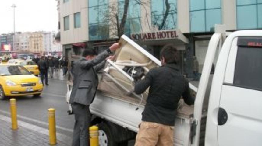 Kadın popçunun küvette klip çekimine polis engeli