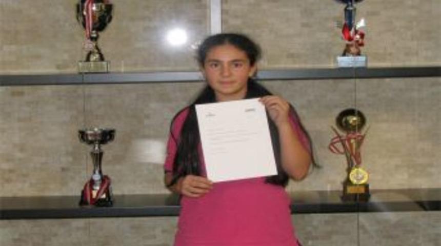 Yusuf Tanık Koleji, canson-quilling yarışmasında ikinci oldu