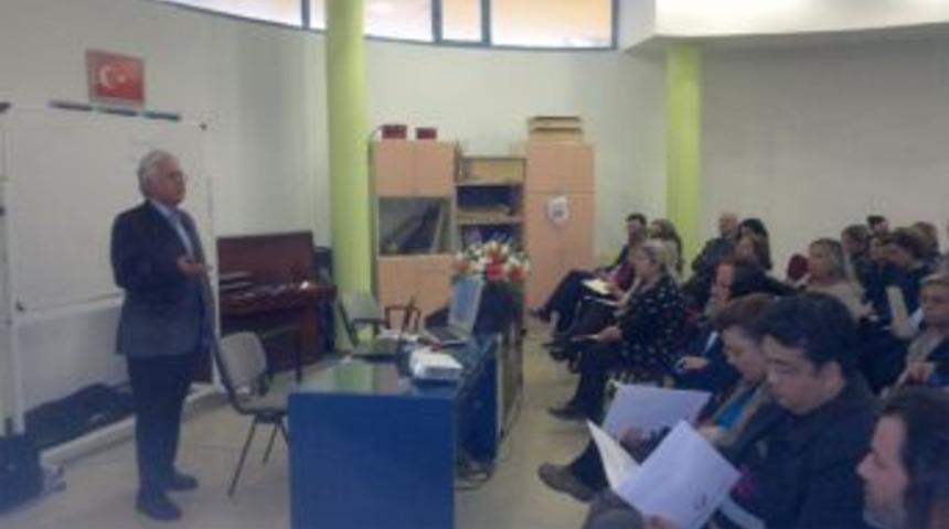 &Ouml;ğrenci velilerine konferans