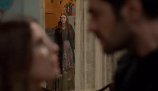 Yasak aşk ortaya çıktı! O sahneye yorum yağdı