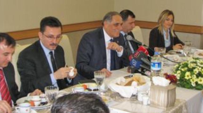 Demirkıran, parlemento muhabirleriyle buluştu