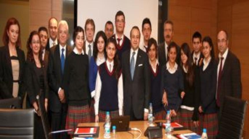 Bakan Bağış, m&uuml;zakereci &ouml;ğrencilerle g&ouml;r&uuml;şt&uuml;