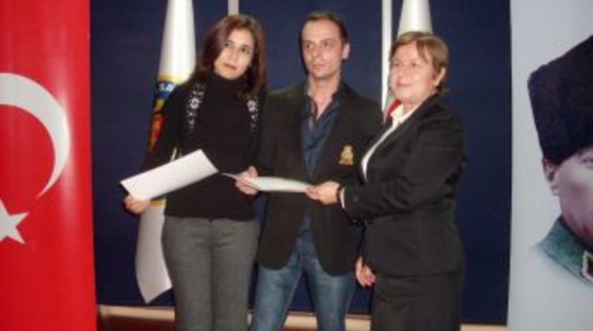 Gen&ccedil; girişimciler sertifikalarını t&ouml;renle aldı