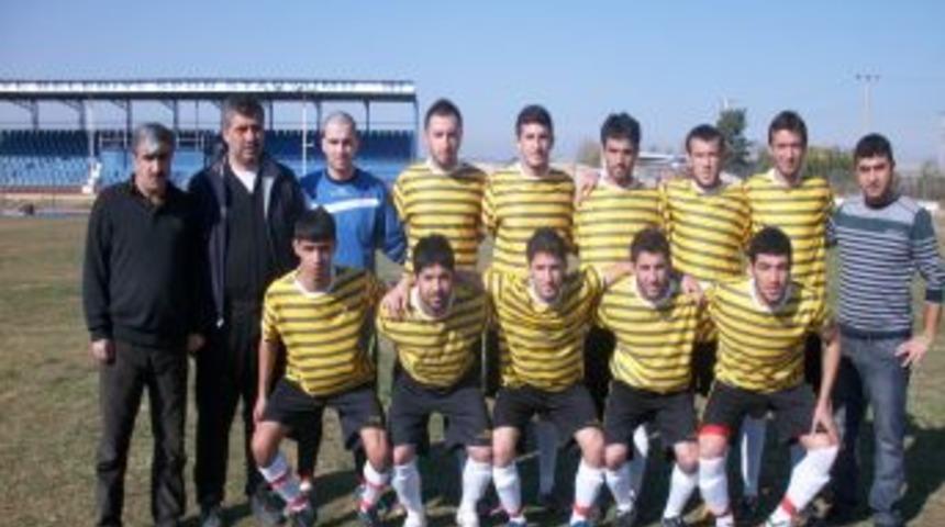 Siirt &uuml;niversitesi futbol takımı Antalya&rsquo;dan grup 3. L&uuml;ğ&uuml; ile d&ouml;nd&uuml;