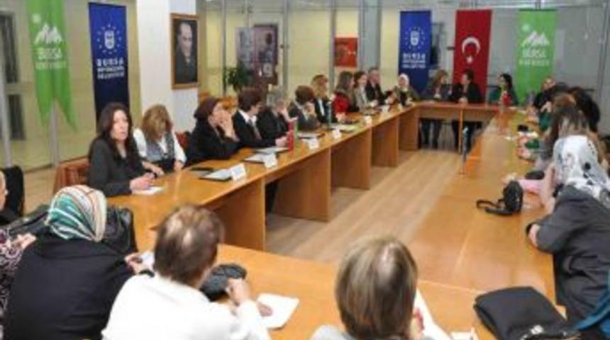 Kadın muhtarlar bir araya geldi