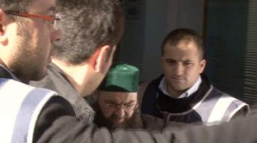 'C&uuml;bbeli Ahmet' adliyeye getirildi