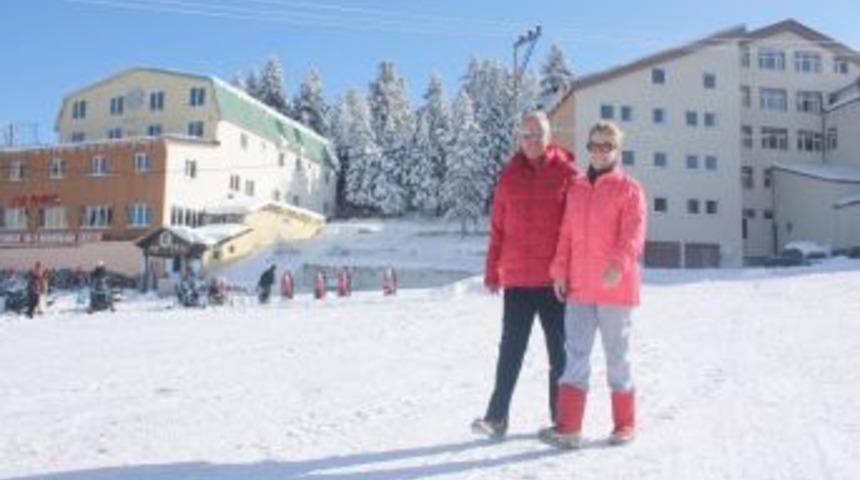 Uludağ&rsquo;a kar yağdı, işletmecilerin y&uuml;z&uuml; g&uuml;ld&uuml;