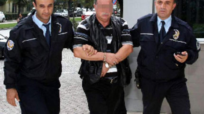 Son durağa g&ouml;t&uuml;rmeyen minib&uuml;s&ccedil;&uuml;y&uuml; &ouml;ld&uuml;rd&uuml;