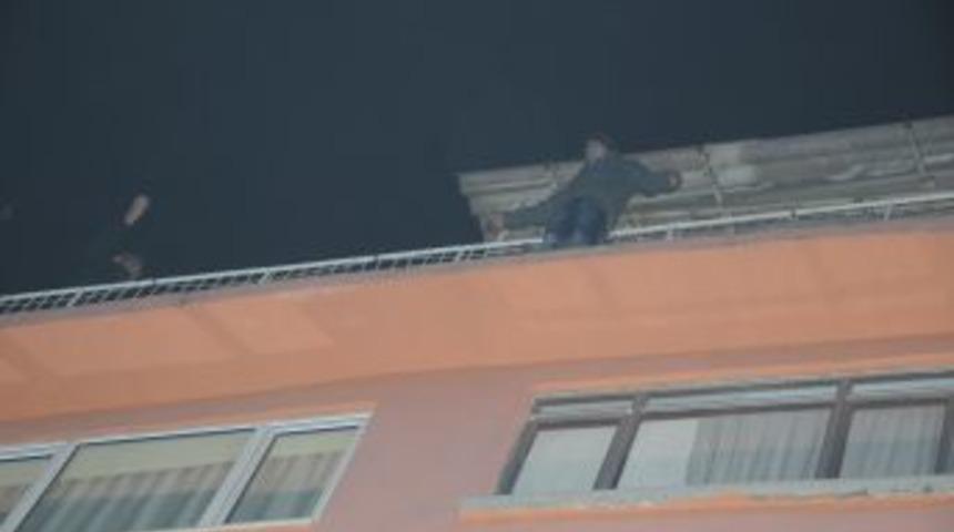 Kimsesiz genci intihardan polis kurtardı