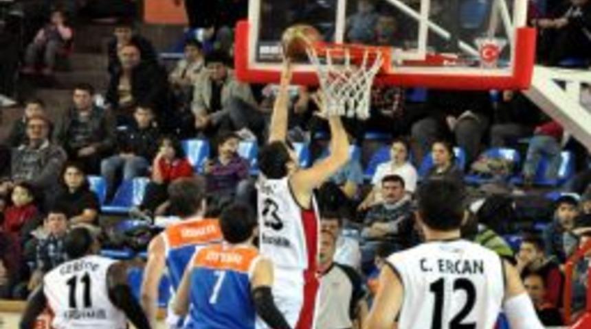 Erdemirspor: 65- Mersin B&uuml;y&uuml;kşehir Belediyespor: 70