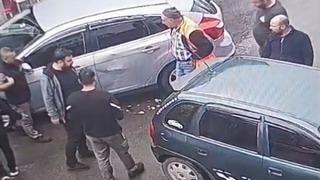 Son dakika: Diyarbakır&rsquo;da iki aracın &ccedil;arpışma anı g&uuml;venlik kamerasına yansıdı