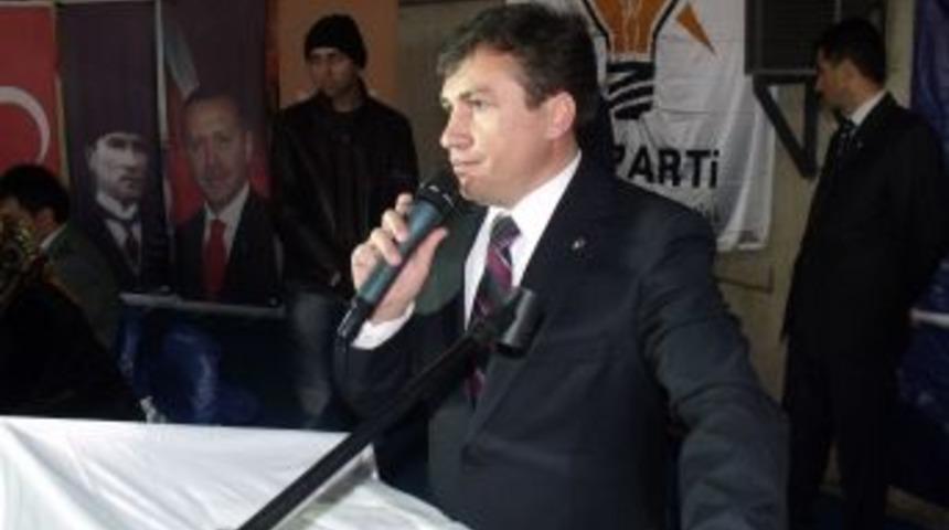 AK Parti Oltu İl&ccedil;e Başkanlığı 'Fuat Demir ile devam' edecek
