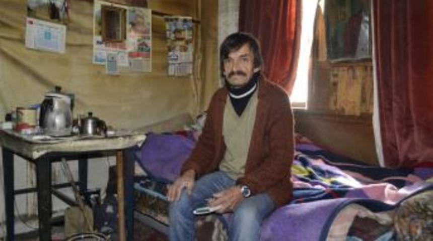 Akciğer hastası engelli, 7 metrekarelik odada yaşam mücadelesi veriyor