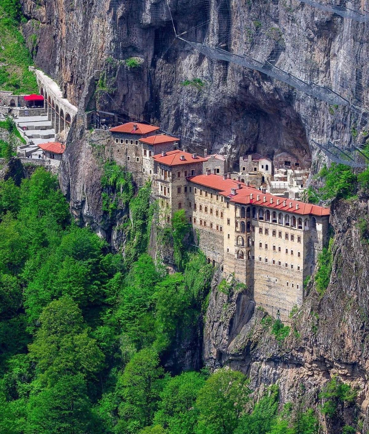 Tüm olumsuzluklara rağmen turizmde tarihi rekor! 9 aylık gelir 51 milyar doları aştı 9