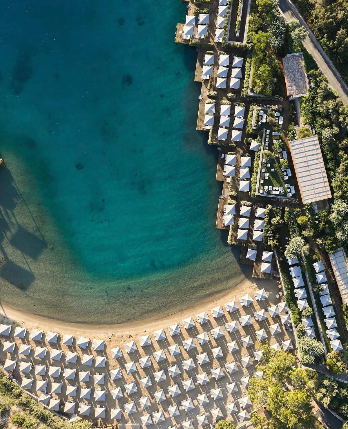 Tüm olumsuzluklara rağmen turizmde tarihi rekor! 9 aylık gelir 51 milyar doları aştı 10