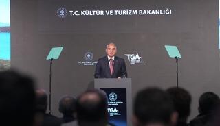 T&uuml;m olumsuzluklara rağmen turizmde tarihi rekor! 9 aylık gelir 51 milyar doları aştı