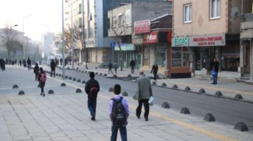 Bağcılar y&uuml;r&uuml;y&uuml;ş yollarıyla donatılıyor