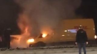 Denizli’de kargo aracı alev aldı