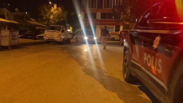 Motosikletinin çalındığını iddia eden alkollü şahıs, yoldan geçen otomobili polis aracı sanıp saldırdı 2