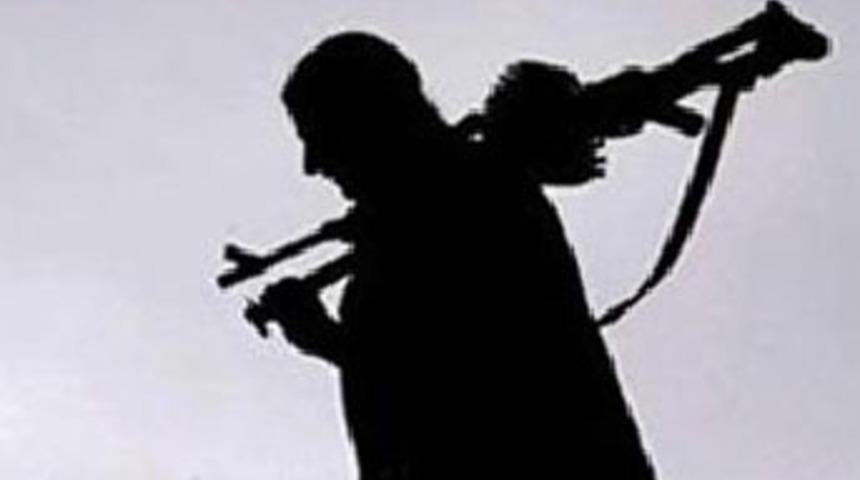 &Ouml;rg&uuml;tten ka&ccedil;an ter&ouml;rist teslim oldu