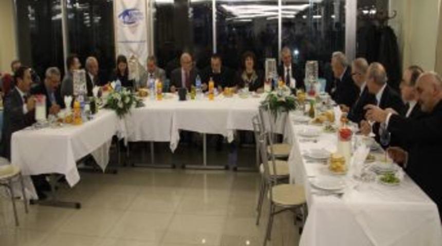 Kimse Yok Mu Derneği depremzedelerle kardeş aileler arasında k&ouml;pr&uuml; oluyor