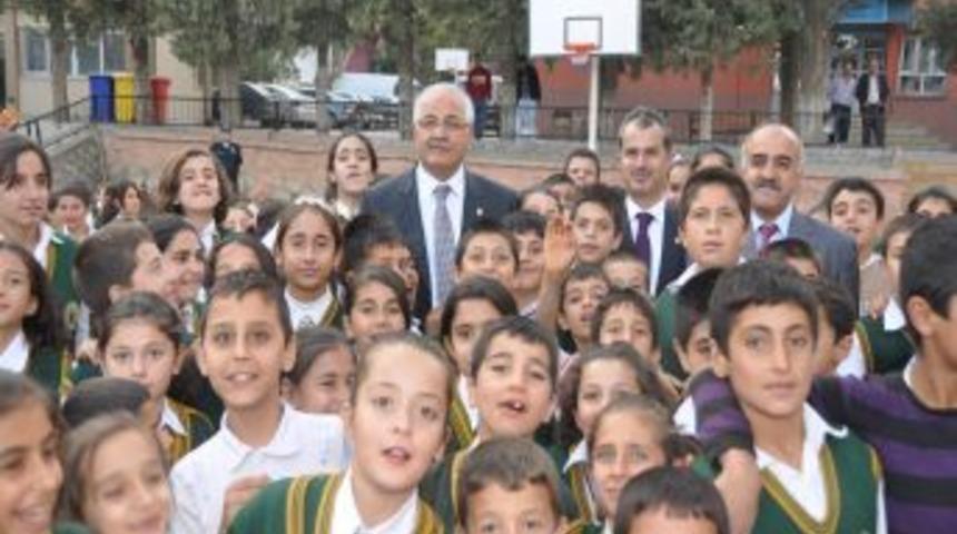 Gaziantep Milletvekili Erdoğan: Cehaletle savaşmanın tek yolu eğitimden geçer