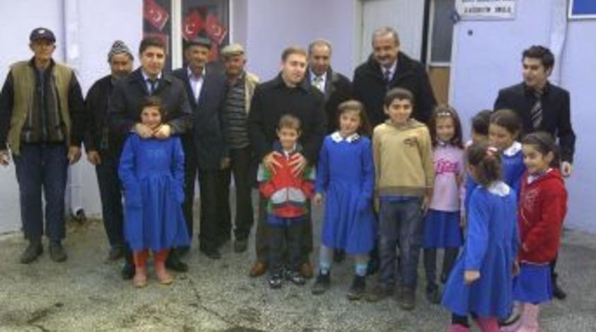 Nallıhan Kaymakamı Demirayak k&ouml;ylerin sorunlarını yerinde inceledi