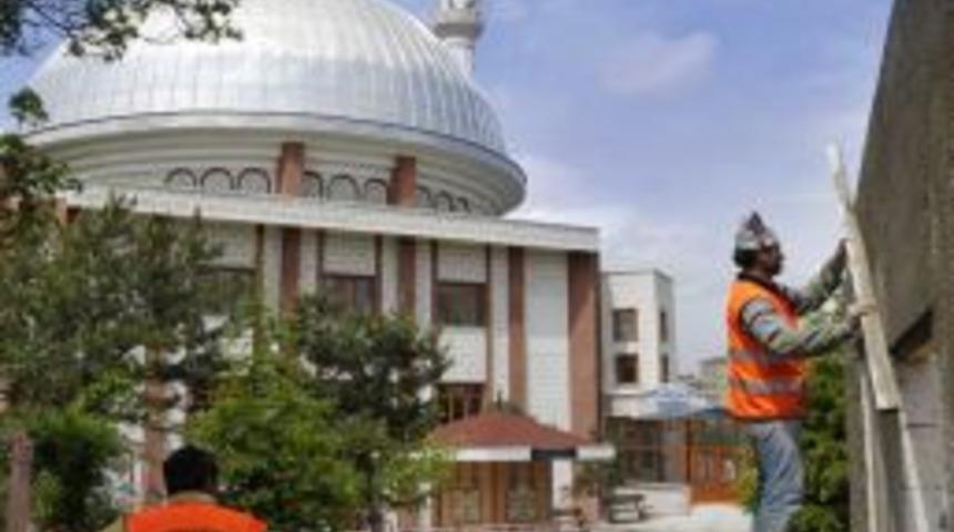 Yenimahalle'de camiler bakım ve onarımdan ge&ccedil;iyor