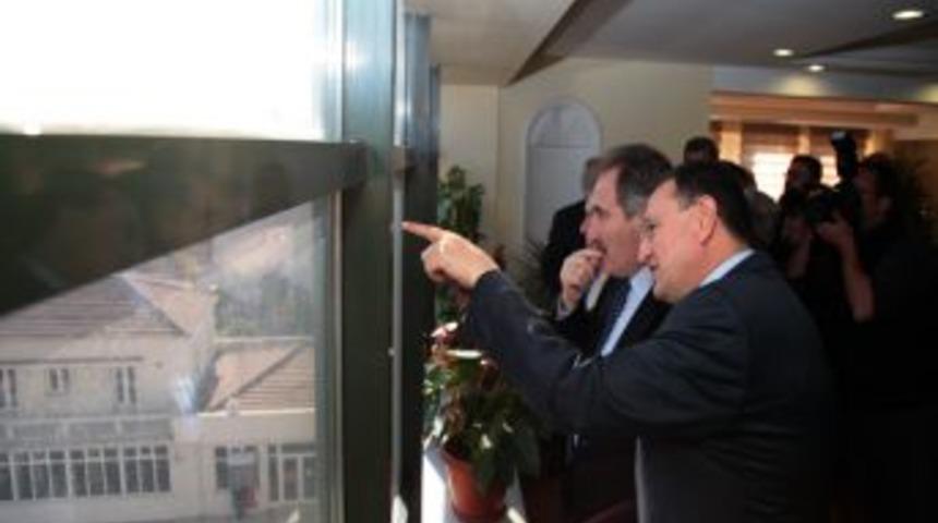 Bakan G&uuml;nay: Tarihe sahip &ccedil;ıkma adına seferberlik ilan edildi