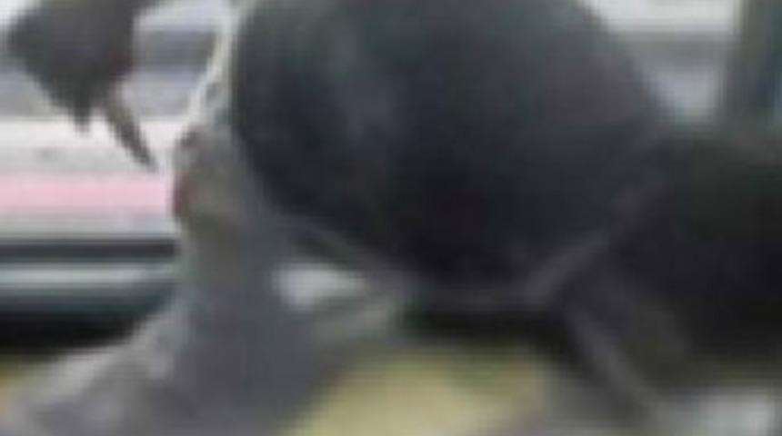 'Git, iş bul" diyen eşini &ouml;ld&uuml;rd&uuml;