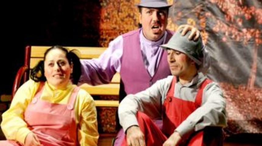 'Ben Temiz' adlı oyun miniklere &ccedil;evre bilinci aşılıyor