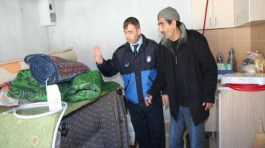 Edremit Belediyesi yoksul ailelere yardım ediyor