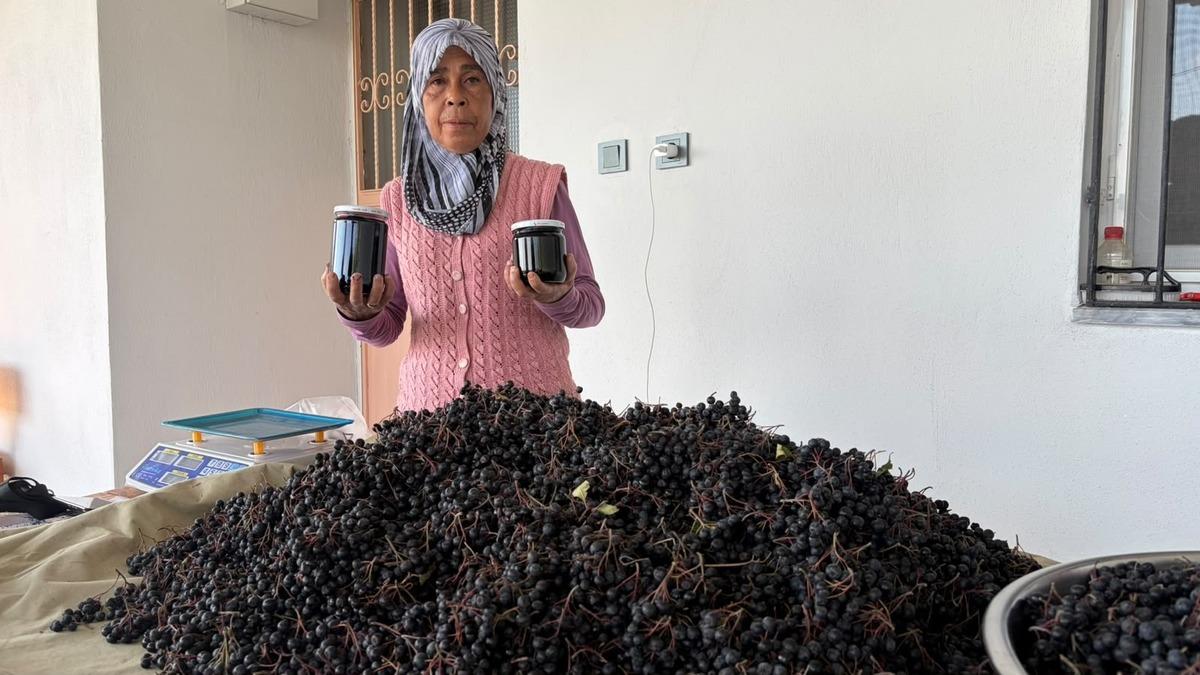 Oğlunun tavsiyesiyle başladı! Reçelini 400 liradan satıyor 3