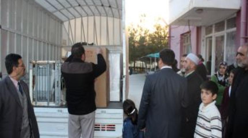 Birecik Eğitim Bir Sen&rsquo;den depremzedelere yardım