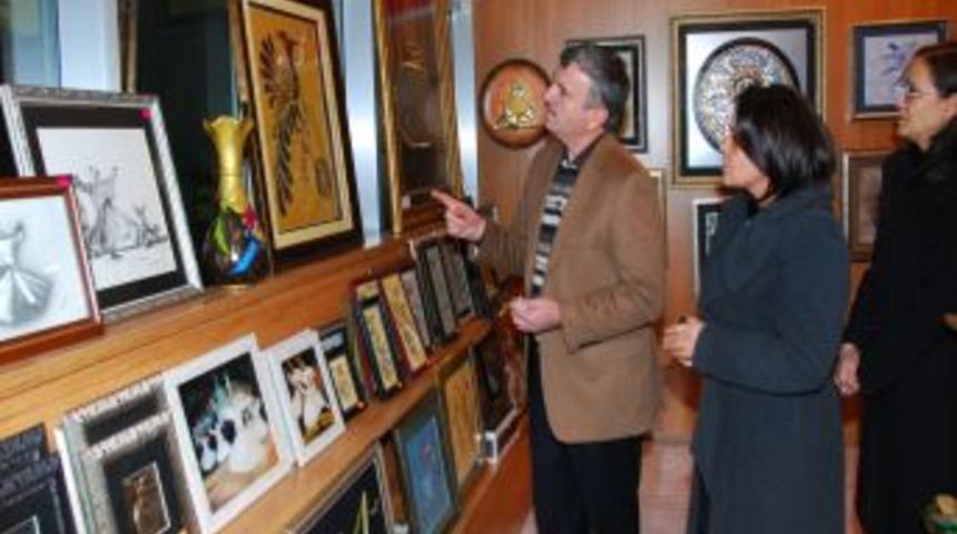 Konya B&uuml;y&uuml;kşehir Belediyesi Mesnevi'yi 22 dile &ccedil;evirdi