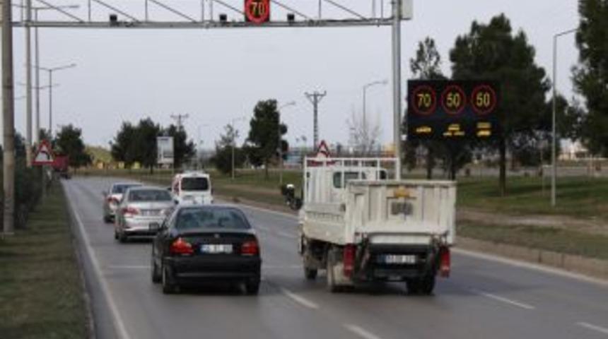 Baruthane mevkiinde kurulan radar hız kontrol&uuml; sistemi kazaları &ouml;nledi