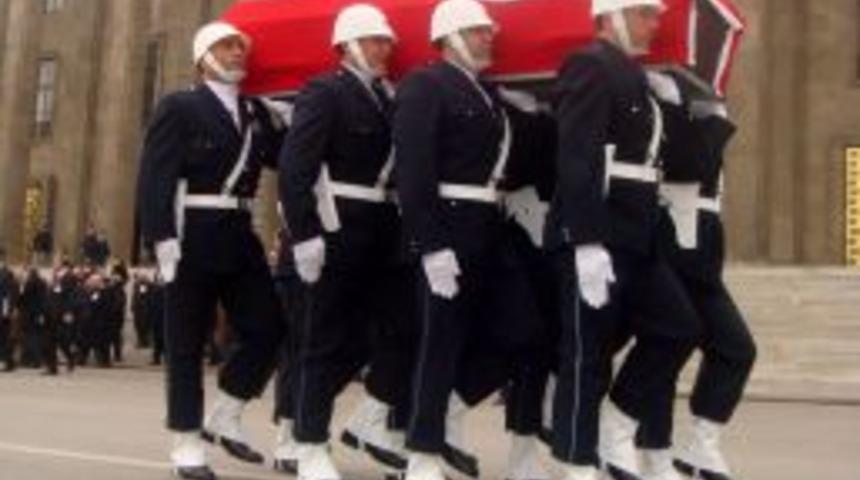 Meclis&rsquo;te askersiz ilk t&ouml;ren yapıldı